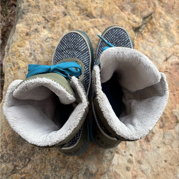 *NEW* Sorel Tivoli II Waterproof Green/Black/Blue Women's Boots Sz 9 - Picture 4 of 7